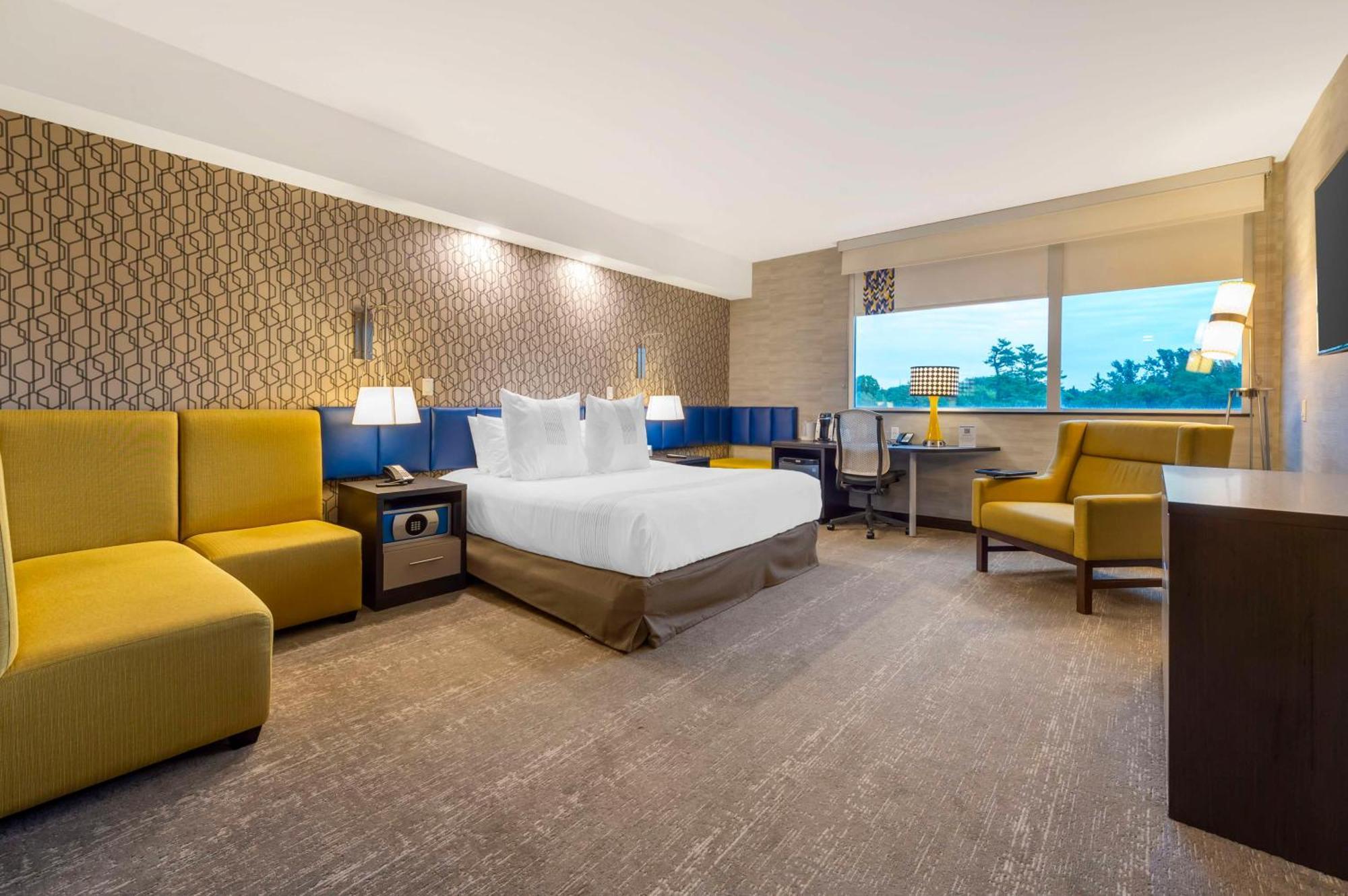 Glo Best Western Kanata Ottawa West Exterior photo