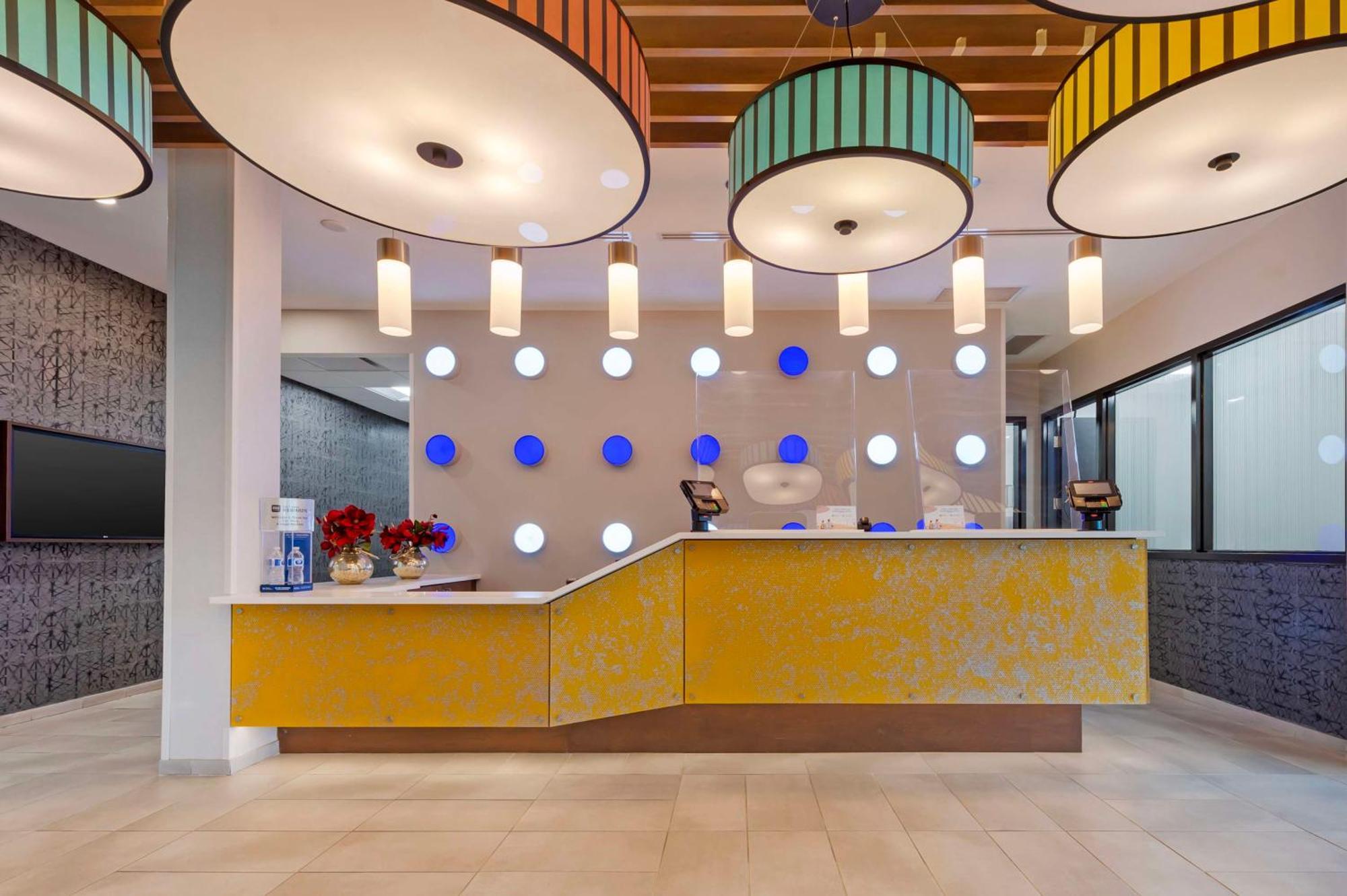 Glo Best Western Kanata Ottawa West Exterior photo